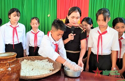 Gallery - 	Nhân lên niềm tự tôn dân tộc trong mỗi học sinh